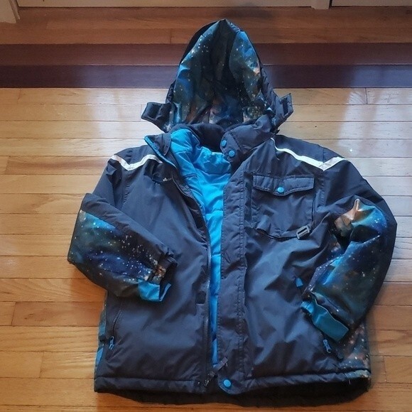 BOYS 18 Big Chill Freestyle with removable vest and zip off hood - Picture 1 of 4